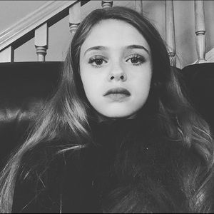 Meet your Posher, Eva